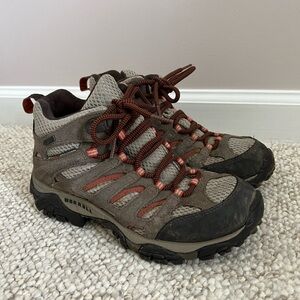 Merrell Vibram Hiking Boots Women’s Size 7